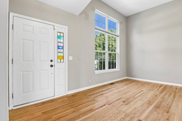 1322 Pennsbury Lane, Aurora, IL 60502