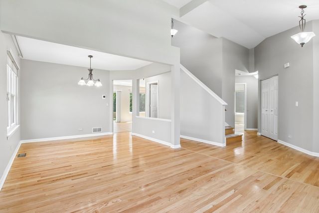 1322 Pennsbury Lane, Aurora, IL 60502