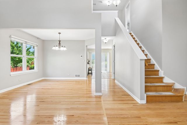 1322 Pennsbury Lane, Aurora, IL 60502