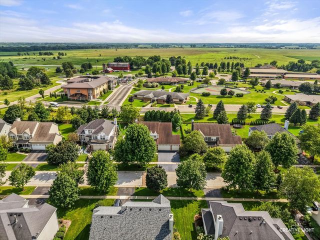 39W511 S Hyde Park, Geneva, IL 60134