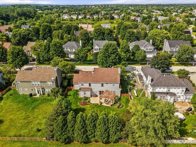 39W511 S Hyde Park, Geneva, IL 60134