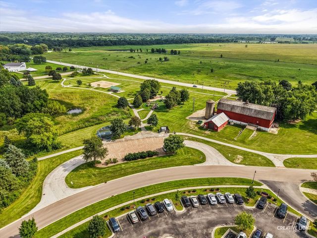 39W511 S Hyde Park, Geneva, IL 60134
