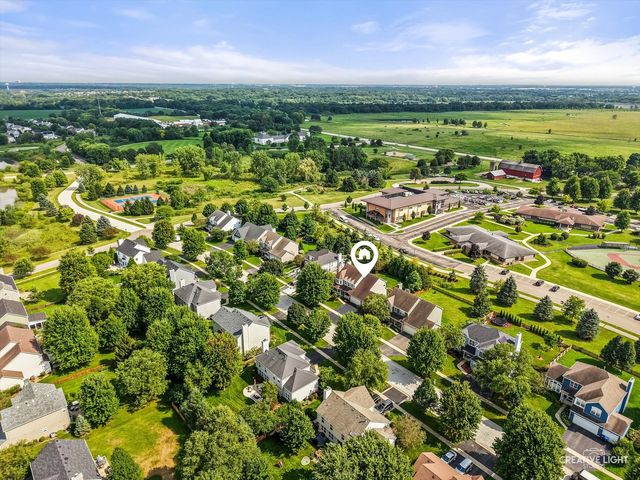 39W511 S Hyde Park, Geneva, IL 60134