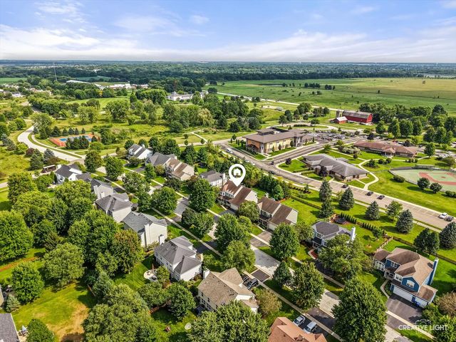 39W511 S Hyde Park, Geneva, IL 60134