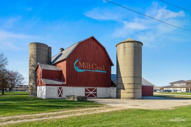 39W511 S Hyde Park, Geneva, IL 60134