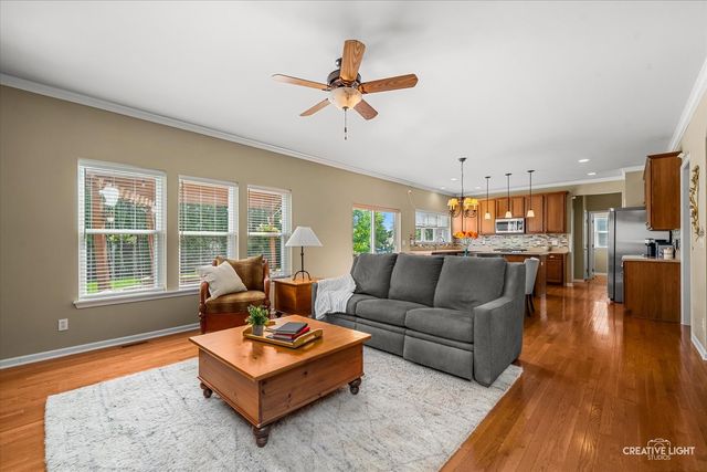 39W511 S Hyde Park, Geneva, IL 60134