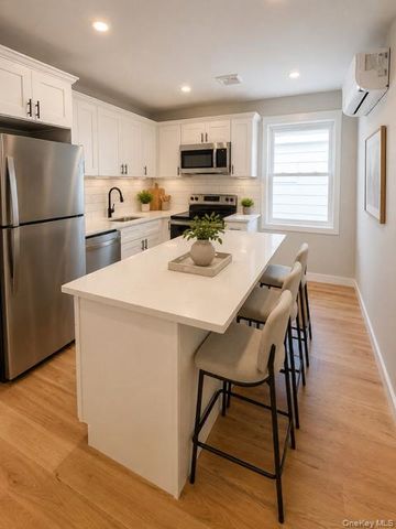 1810 Tomlinson Avenue, Bronx, NY 10461