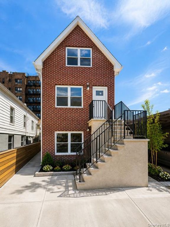 1810 Tomlinson Avenue, Bronx, NY 10461