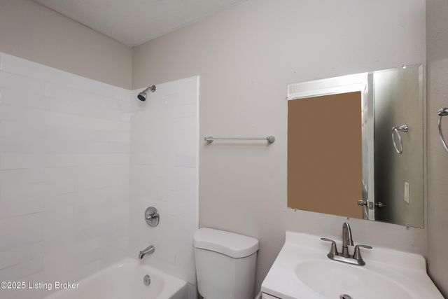 803 Candleglow Ct, Louisville, KY 40214