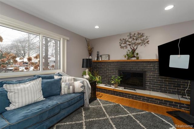 37701 Via Rosalie Street, Clinton Township, MI 48036