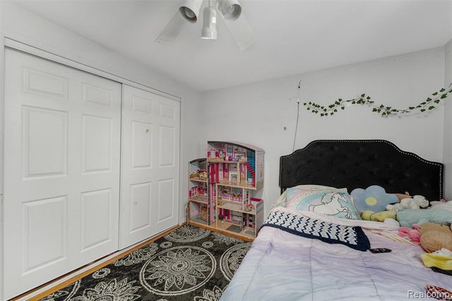 37701 Via Rosalie Street, Clinton Township, MI 48036