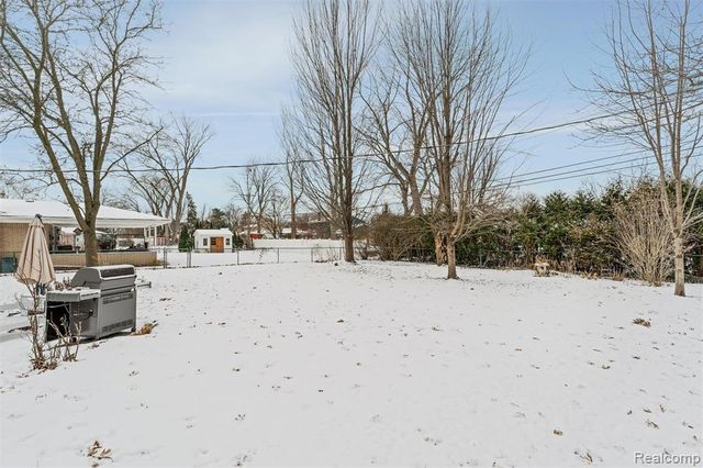 37701 Via Rosalie Street, Clinton Township, MI 48036