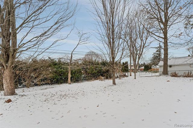 37701 Via Rosalie Street, Clinton Township, MI 48036