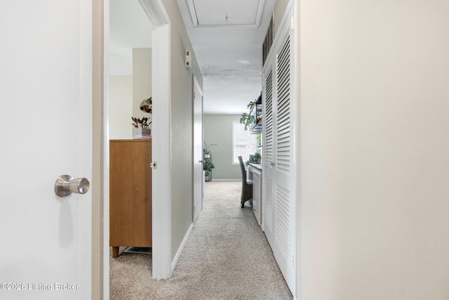 3118 Commander Dr, Louisville, KY 40220