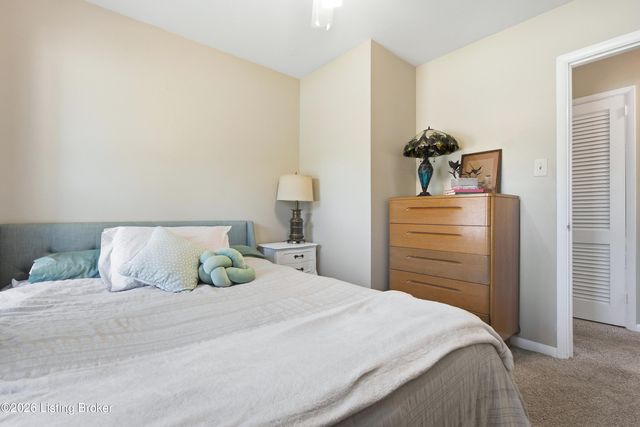 3118 Commander Dr, Louisville, KY 40220