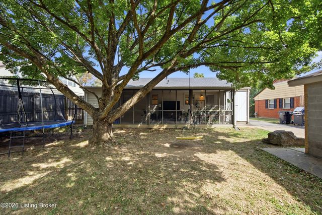 3118 Commander Dr, Louisville, KY 40220
