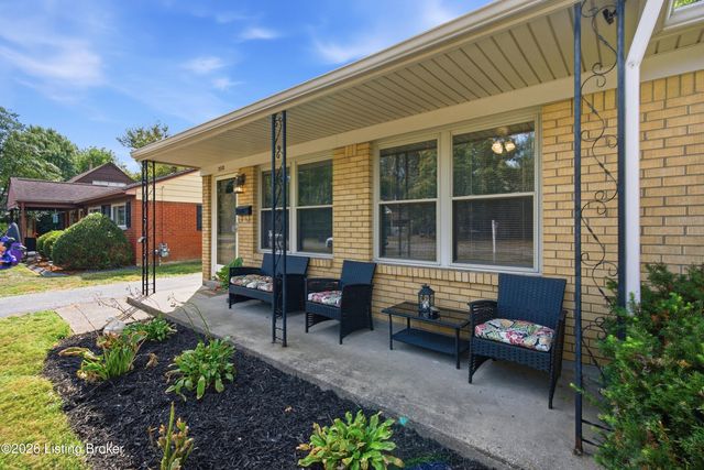 3118 Commander Dr, Louisville, KY 40220