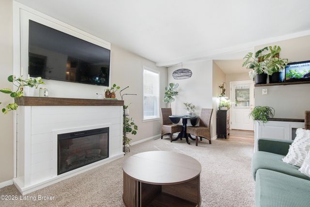 3118 Commander Dr, Louisville, KY 40220
