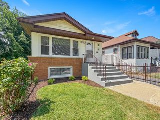 8864 S Winchester Avenue, Chicago, IL 60620