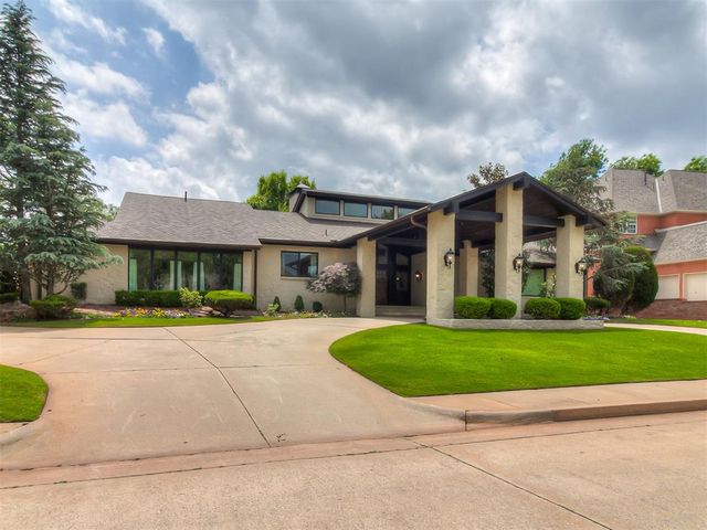 5620 Oak Tree Road, Edmond, OK 73025