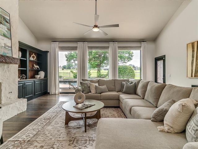 5620 Oak Tree Road, Edmond, OK 73025