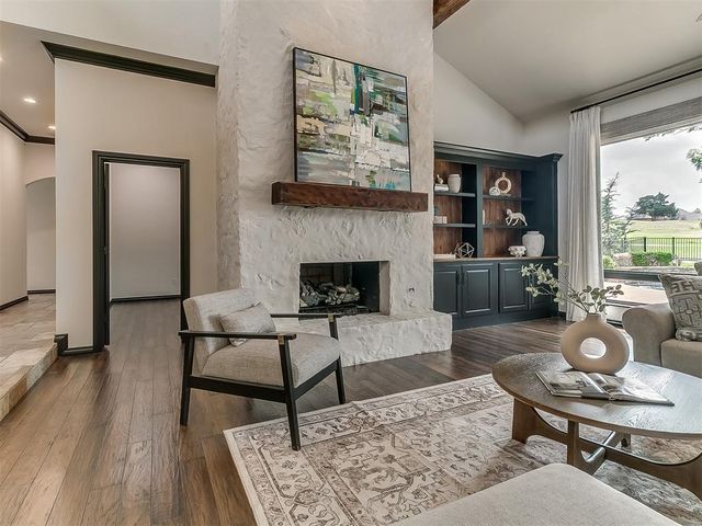 5620 Oak Tree Road, Edmond, OK 73025