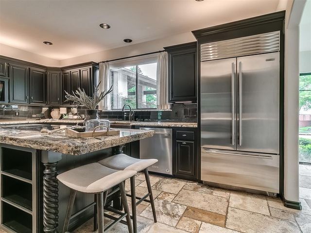 5620 Oak Tree Road, Edmond, OK 73025