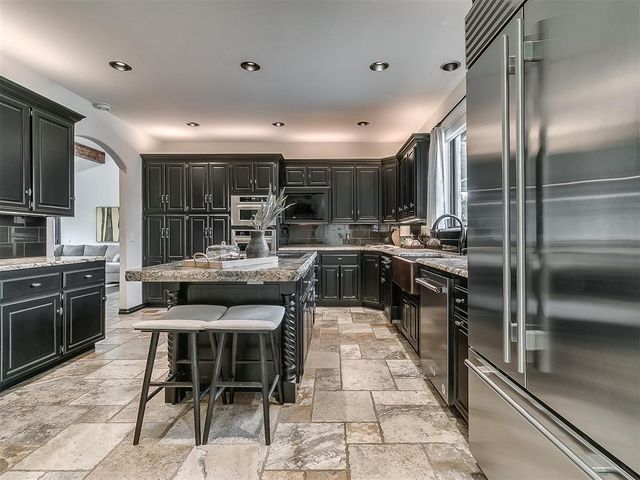 5620 Oak Tree Road, Edmond, OK 73025