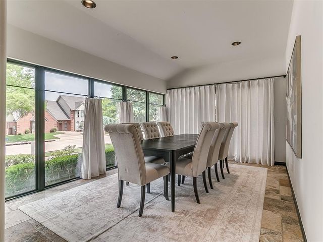 5620 Oak Tree Road, Edmond, OK 73025