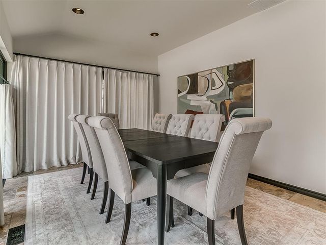 5620 Oak Tree Road, Edmond, OK 73025