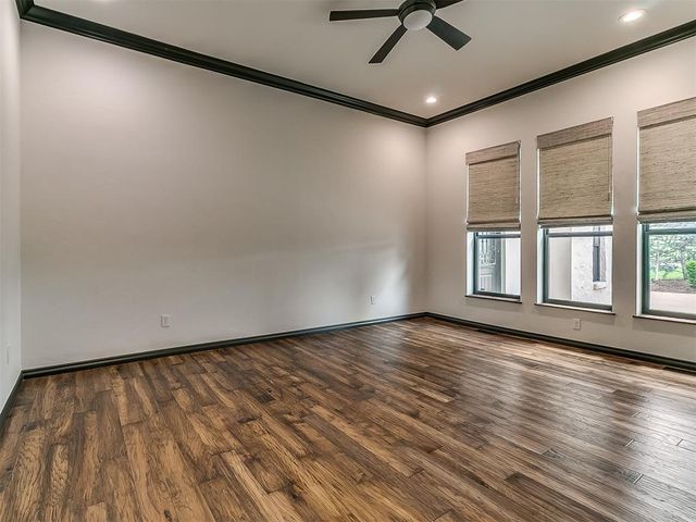 5620 Oak Tree Road, Edmond, OK 73025