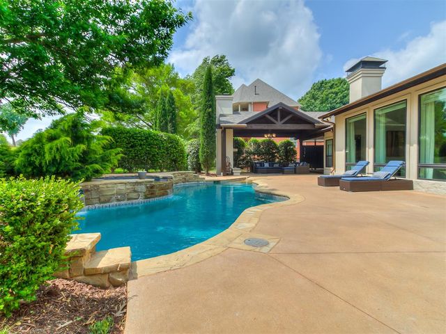 5620 Oak Tree Road, Edmond, OK 73025