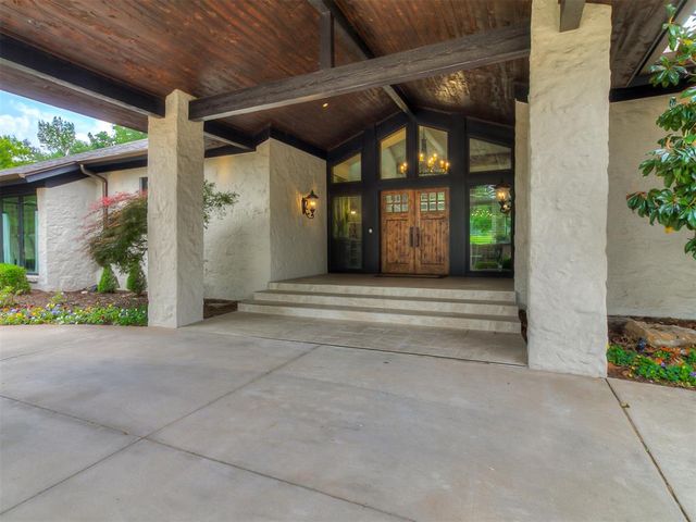 5620 Oak Tree Road, Edmond, OK 73025