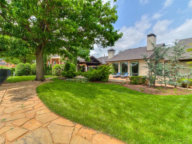 5620 Oak Tree Road, Edmond, OK 73025