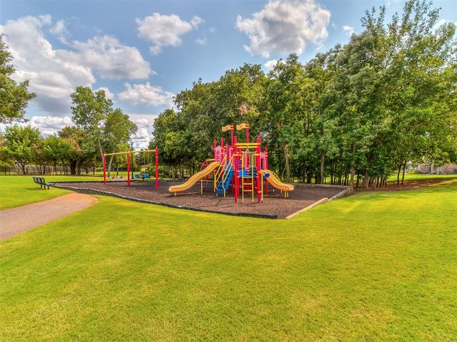 5620 Oak Tree Road, Edmond, OK 73025
