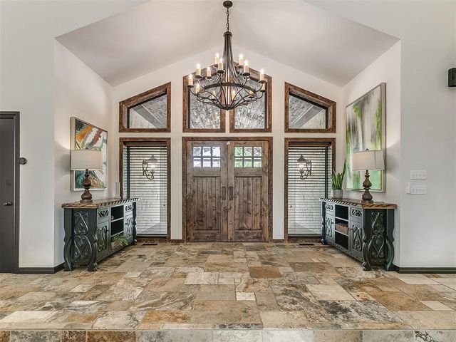 5620 Oak Tree Road, Edmond, OK 73025