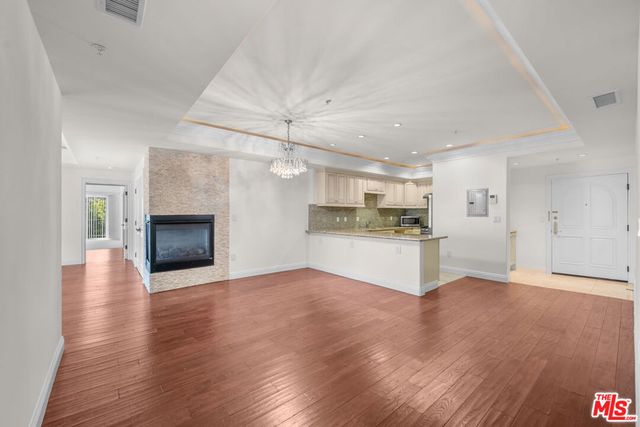 837 Crenshaw Boulevard 301, Los Angeles, CA 90005