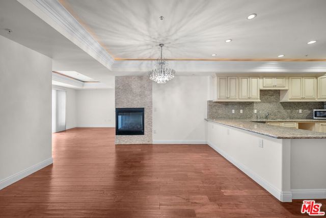 837 Crenshaw Boulevard 301, Los Angeles, CA 90005