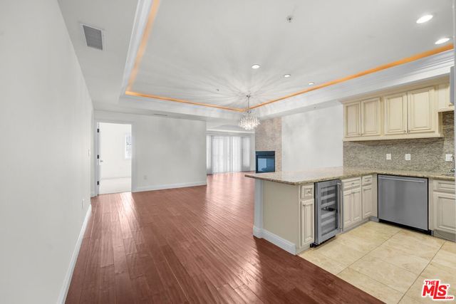 837 Crenshaw Boulevard 301, Los Angeles, CA 90005
