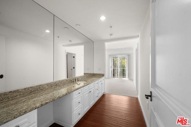 837 Crenshaw Boulevard 301, Los Angeles, CA 90005