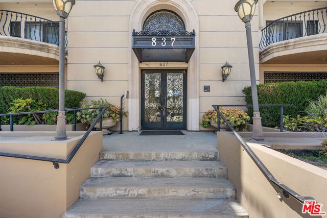 837 Crenshaw Boulevard 301, Los Angeles, CA 90005