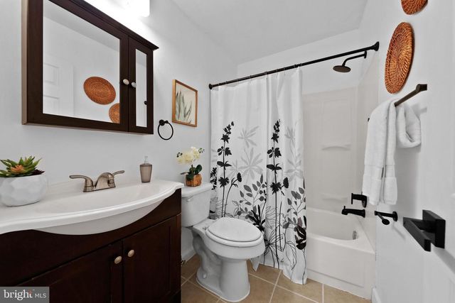 84 FIVE CROWN ROYAL, Marlton, NJ 08053