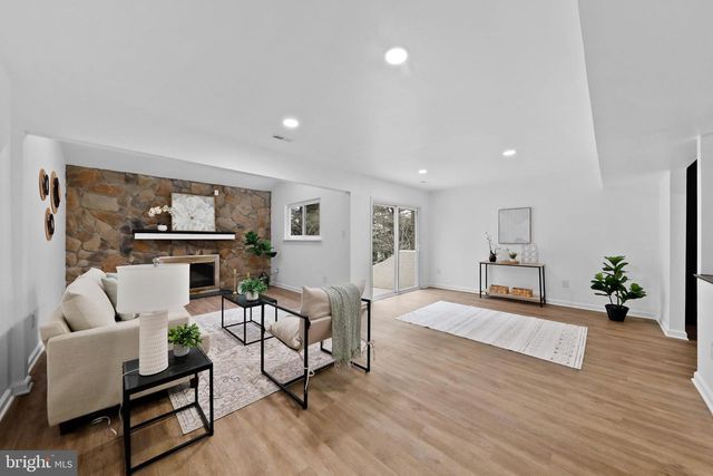 84 FIVE CROWN ROYAL, Marlton, NJ 08053