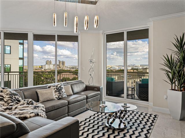 450 KNIGHTS RUN AVENUE 702, Tampa, FL 33602