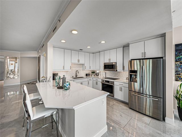 450 KNIGHTS RUN AVENUE 702, Tampa, FL 33602