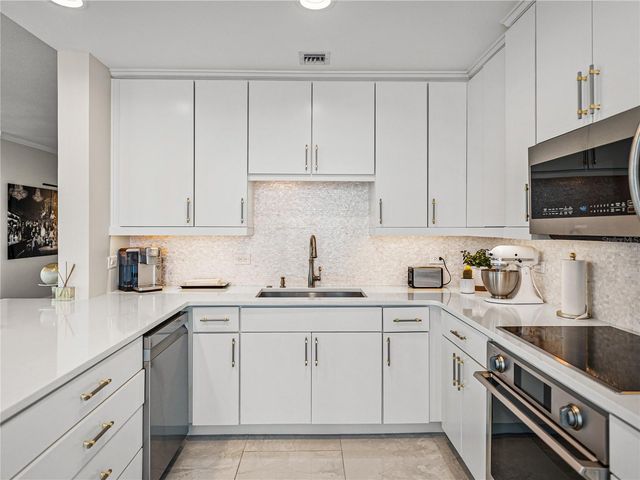 450 KNIGHTS RUN AVENUE 702, Tampa, FL 33602