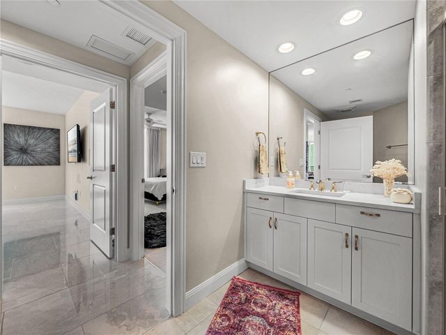 450 KNIGHTS RUN AVENUE 702, Tampa, FL 33602