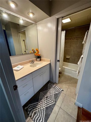 201 Ohua Avenue 2401, Honolulu, HI 96815