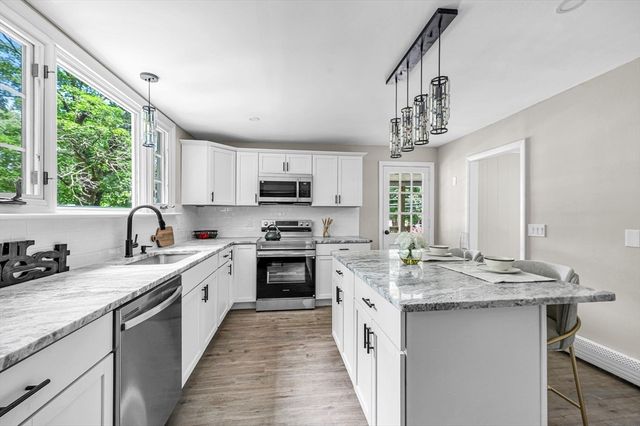 37 Bridge St, Monson, MA 01057