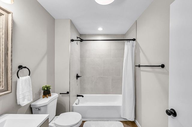 37 Bridge St, Monson, MA 01057